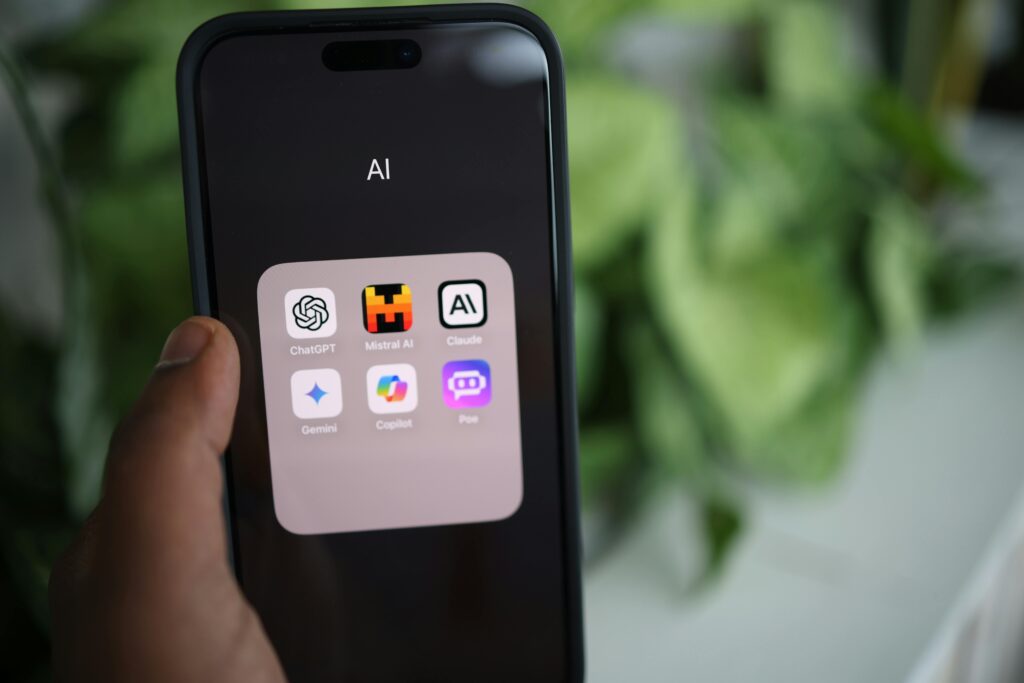 review công cụ chỉnh sửa ảnh & video bằng AI